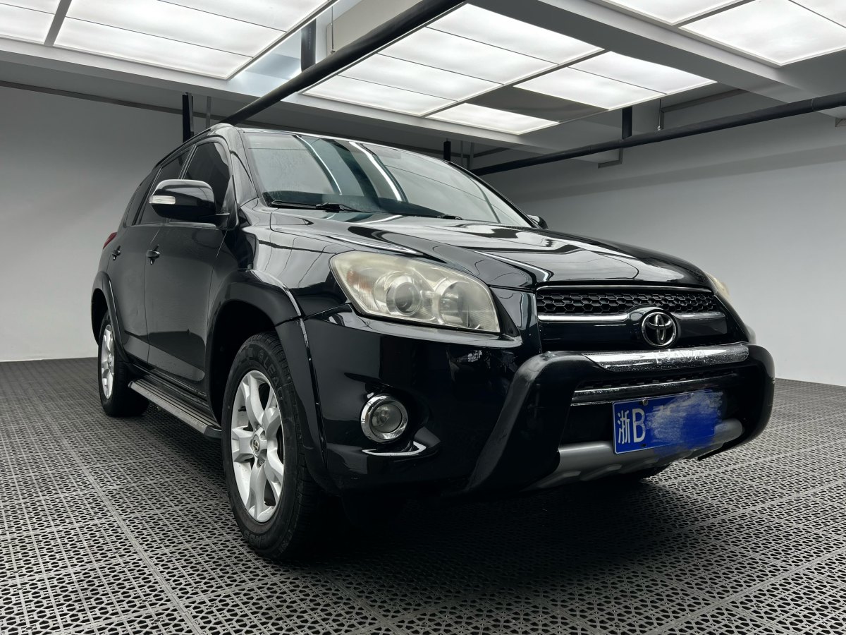 豐田 RAV4  2019款 榮放 2.0L CVT兩驅(qū)先鋒版圖片