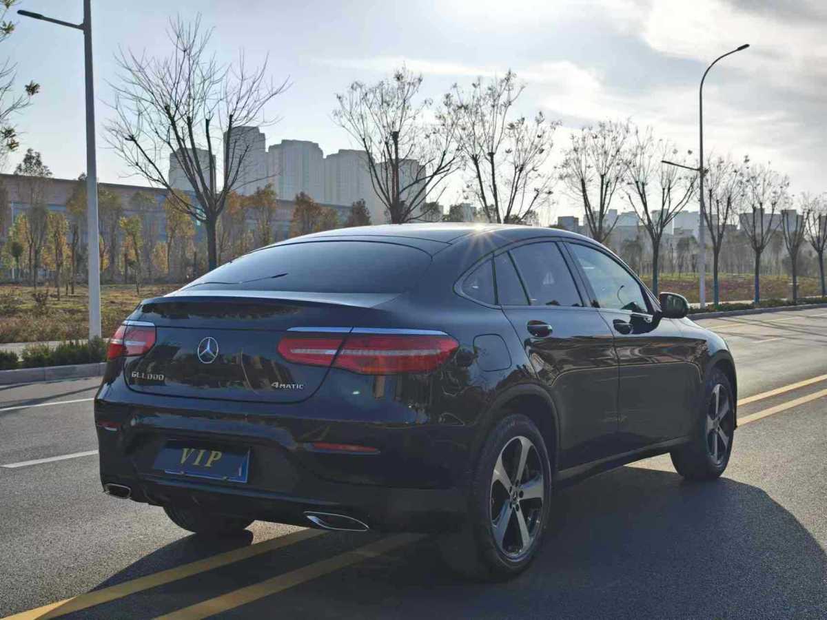 奔馳 奔馳GLC  2022款 改款 GLC 300 4MATIC 轎跑SUV圖片