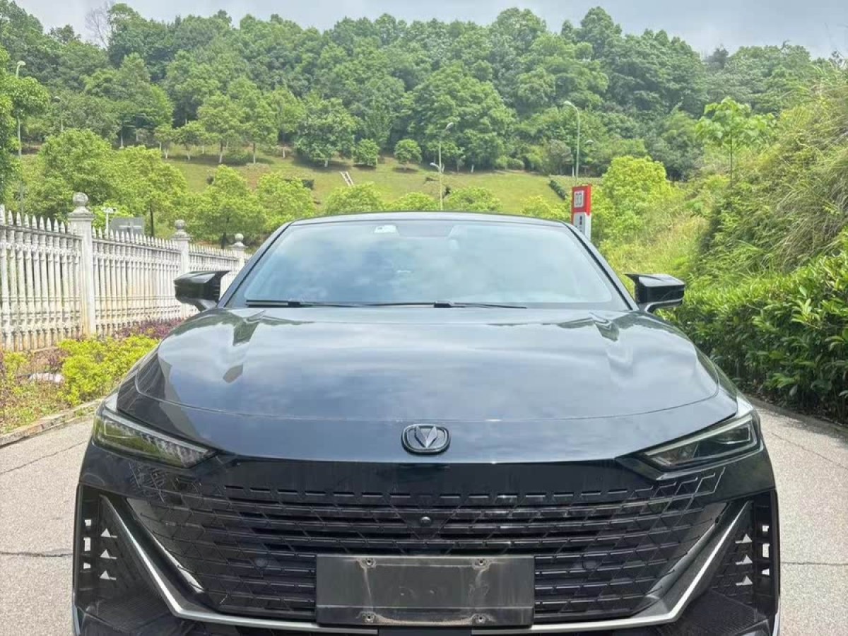 長安 長安UNI-V  2022款 1.5T 尊貴型圖片