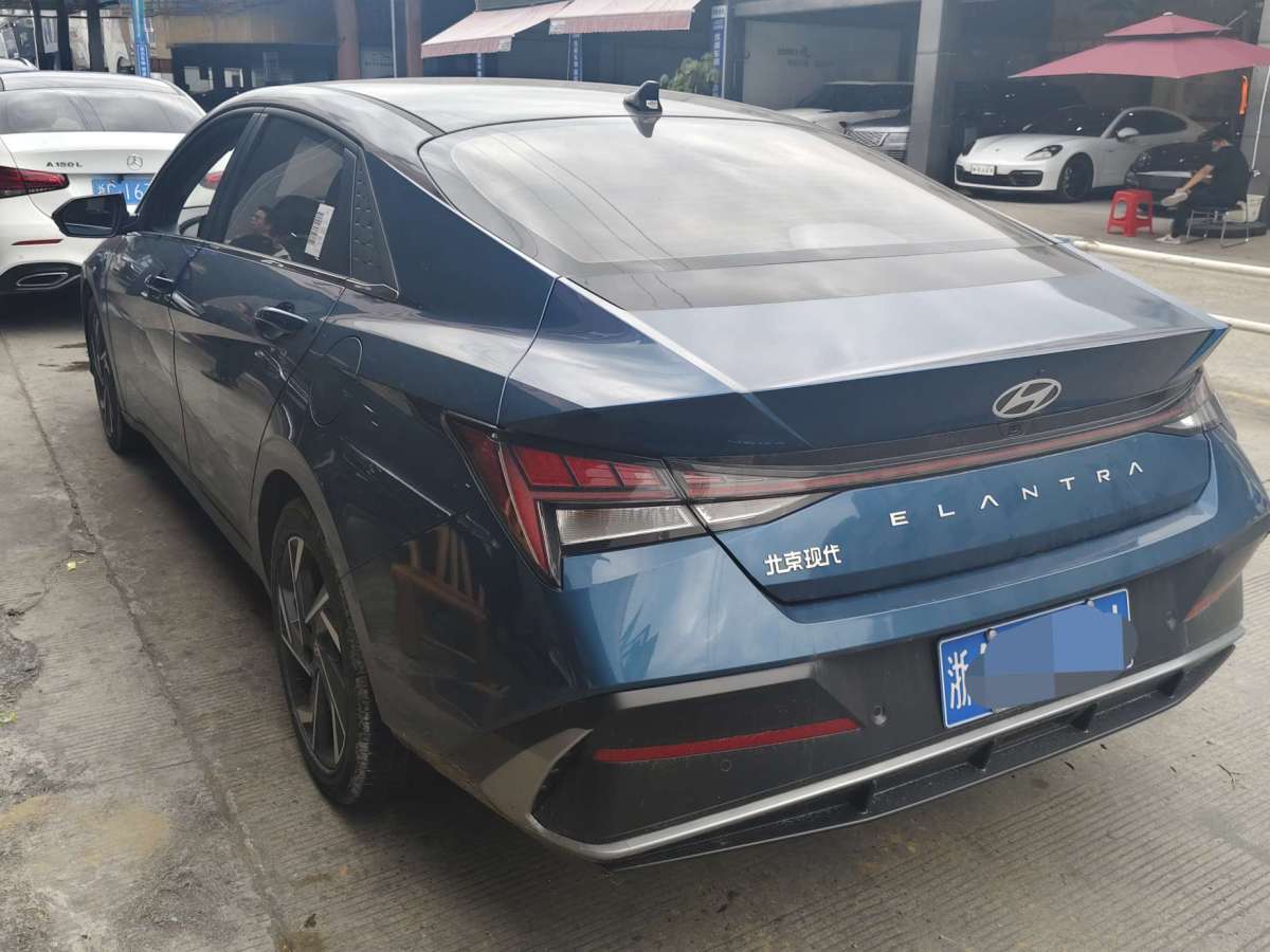 現(xiàn)代 伊蘭特  2023款 1.5L CVT TOP旗艦版圖片