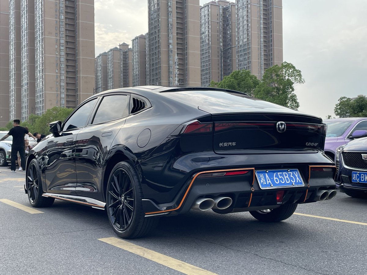長安 長安UNI-V  2023款 1.5T 運動版圖片