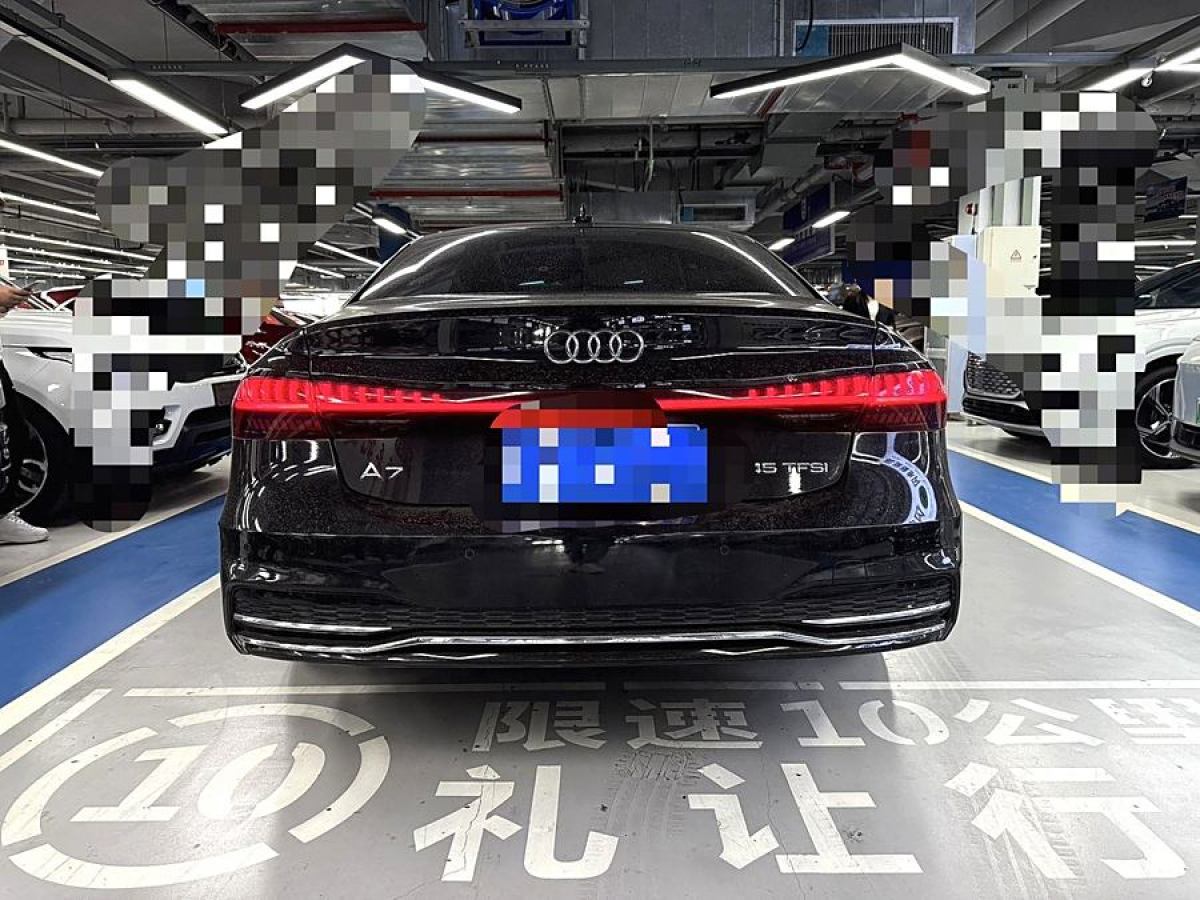 2023年5月奧迪 奧迪A7L  2024款 45TFSI S-line 筑夢(mèng)型 流晶套裝