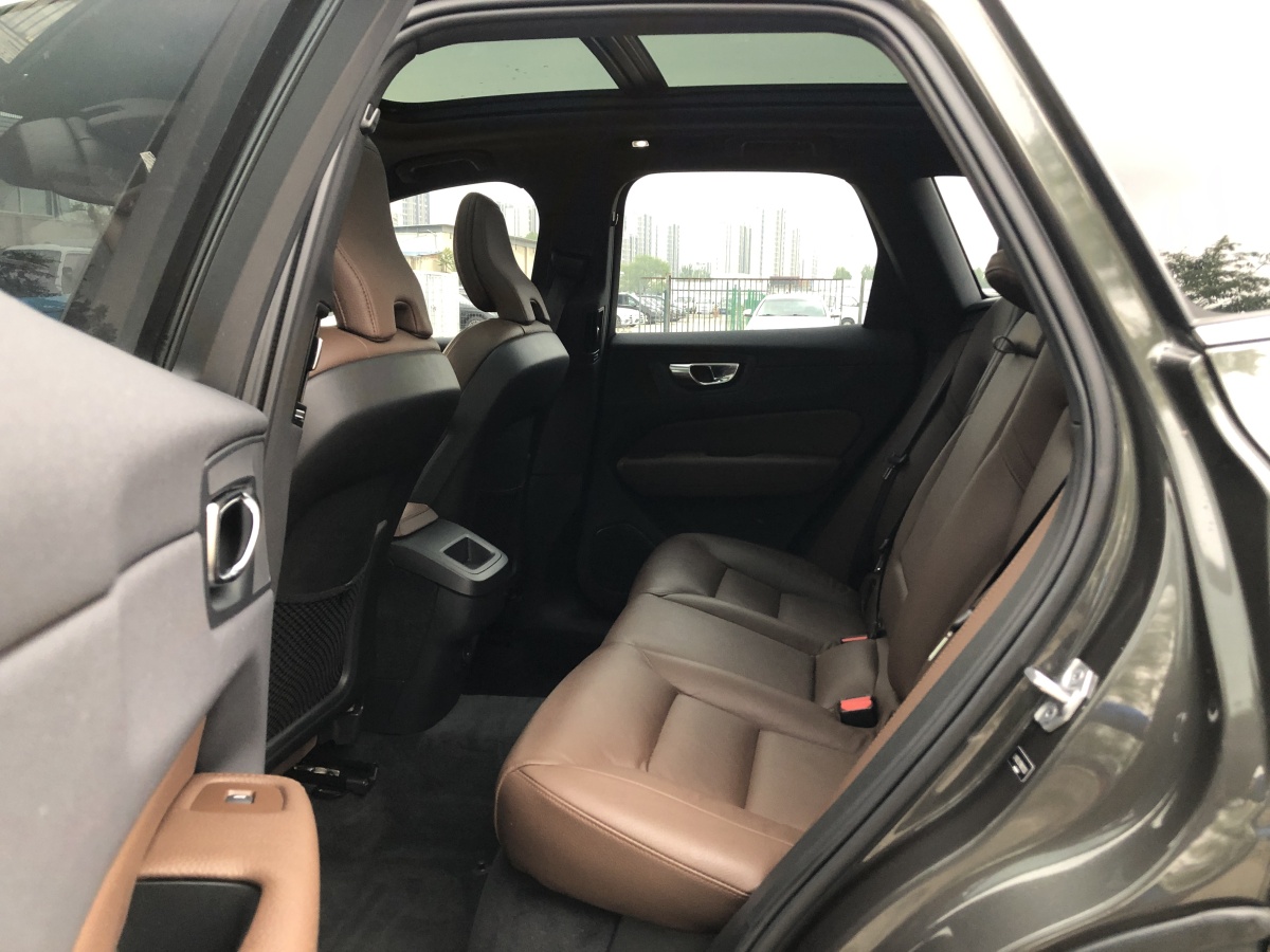 沃爾沃 XC60  2022款 B5 四驅(qū)智遠豪華版圖片