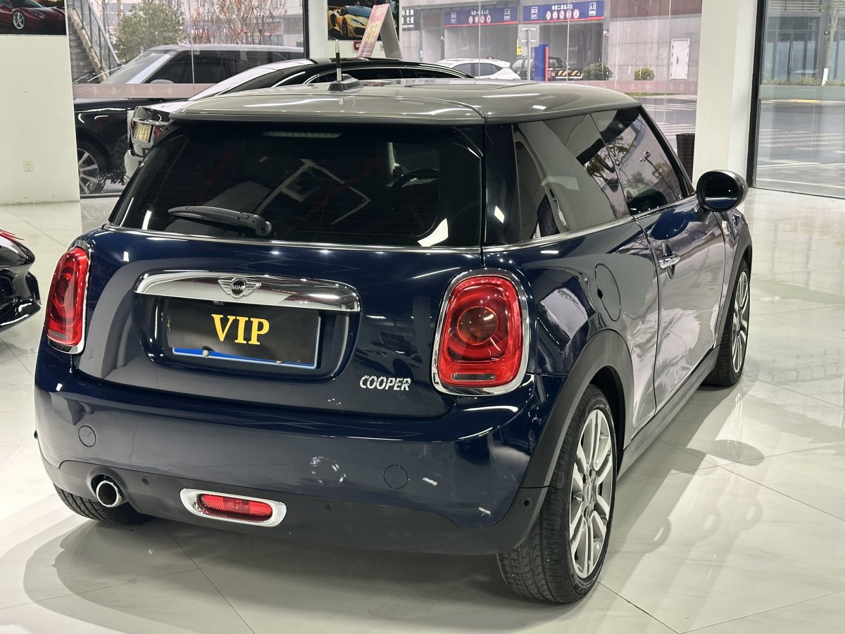 MINI COUNTRYMAN  2018款 1.5T COOPER 經(jīng)典派圖片