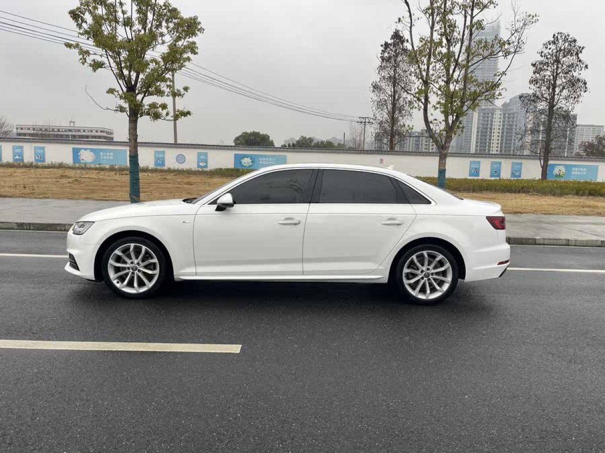 奧迪 奧迪A4L  2018款 30周年年型 40 TFSI 時(shí)尚型圖片