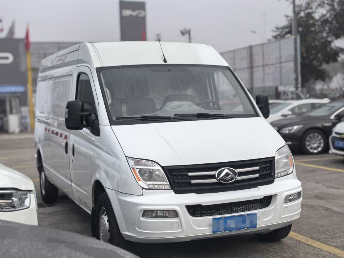 上汽大通 V80  2021款 2.0T AMT經(jīng)典城配王長(zhǎng)軸中頂3座圖片