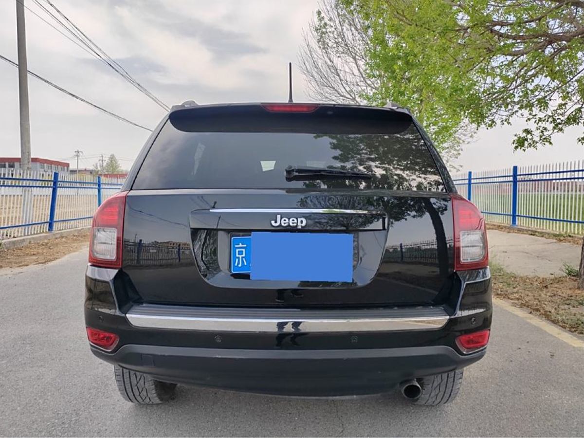 Jeep 指南者  2014款 改款 2.0L 兩驅(qū)精英版圖片