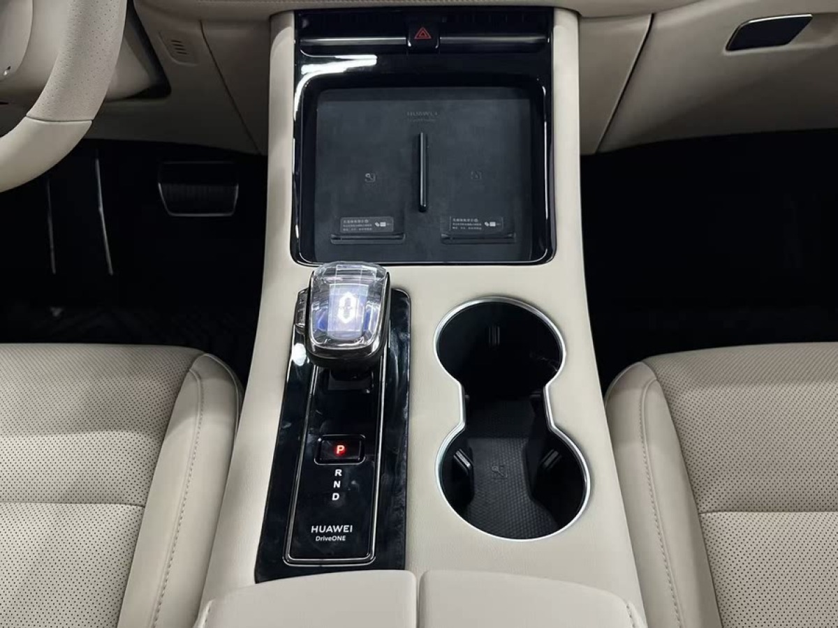 賽力斯 問界M5  2024款 增程 Max RS 四驅(qū)高階智駕版圖片