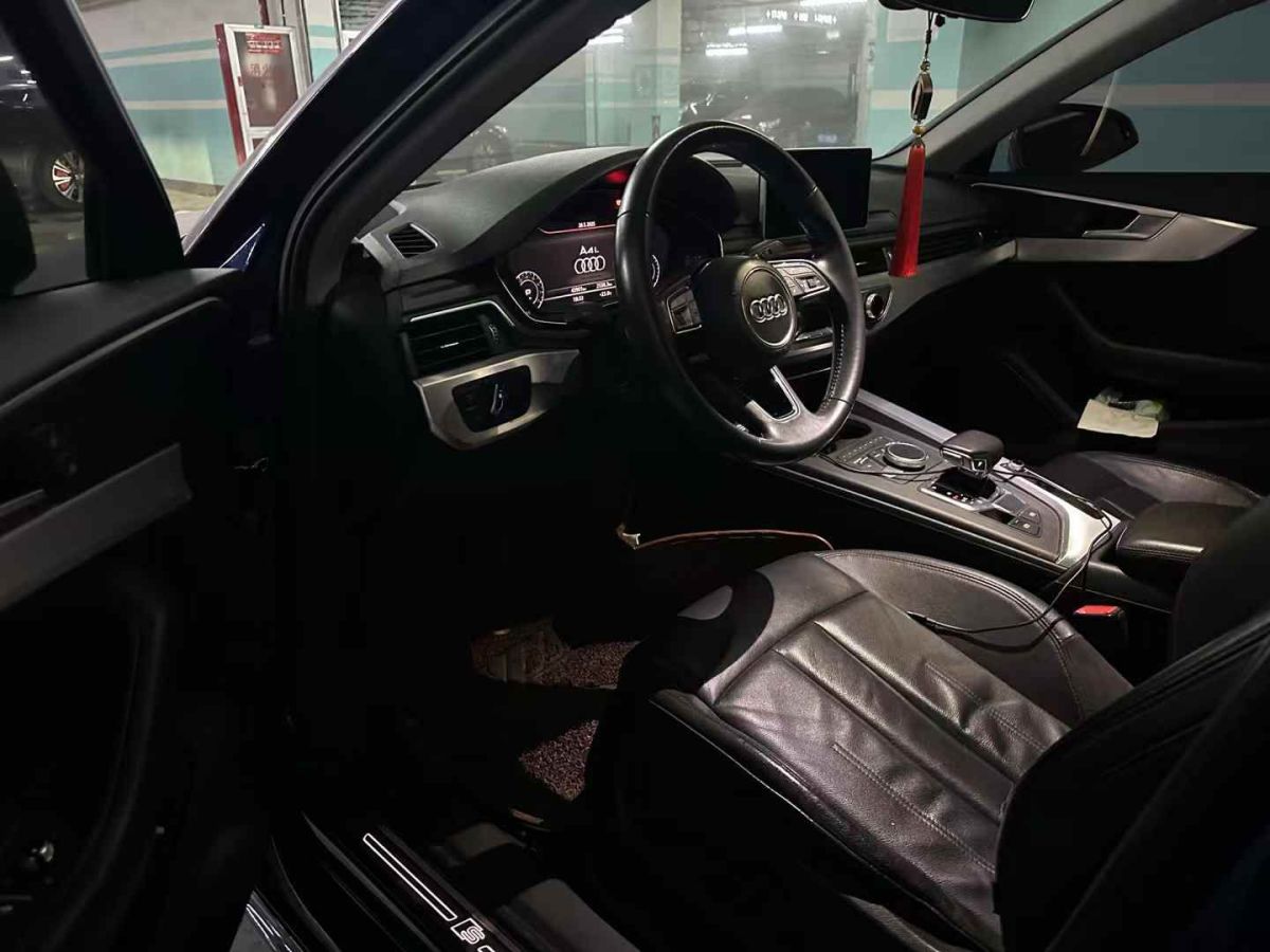 奧迪 奧迪A4L  2018款 30周年年型 30 TFSI 進(jìn)取型圖片
