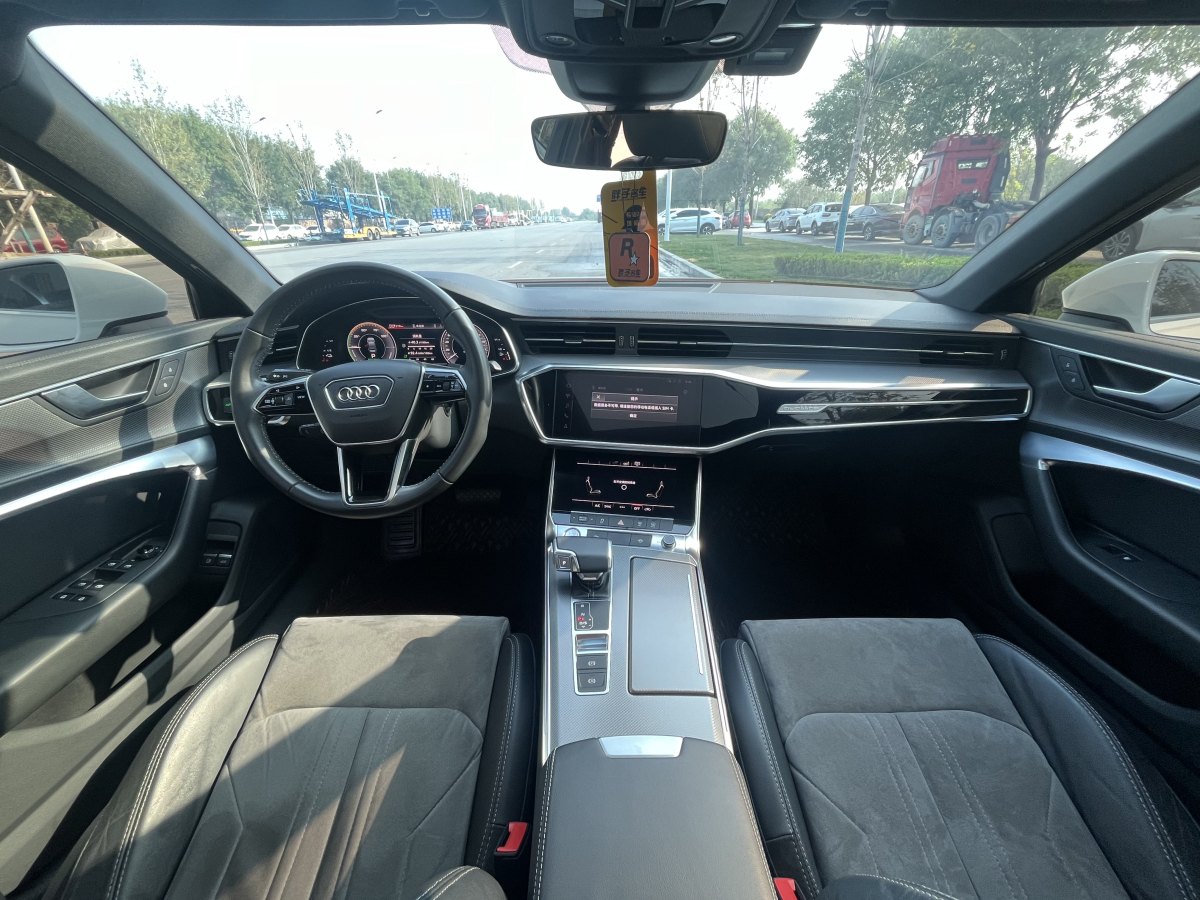 奧迪 奧迪A6L新能源  2020款 55 TFSI e quattro圖片