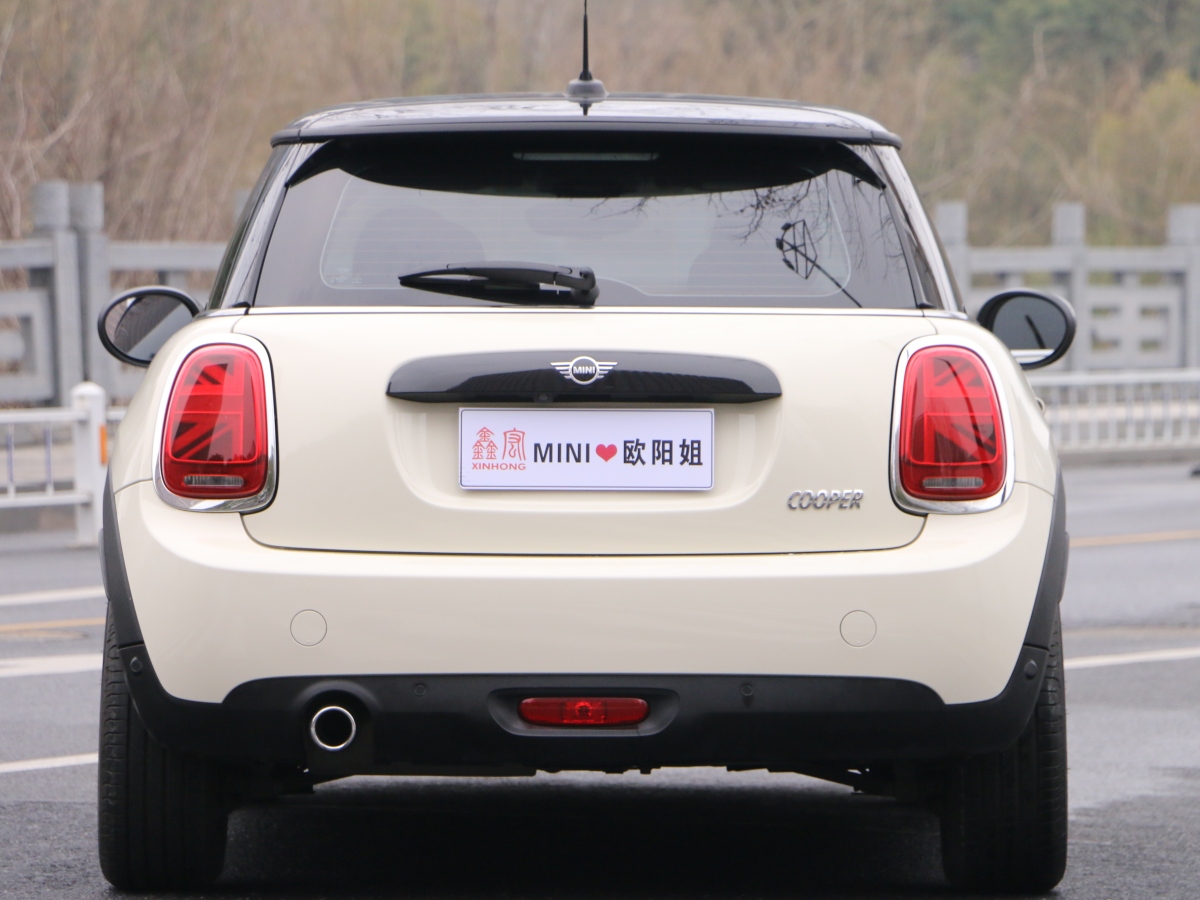 MINI COUNTRYMAN  2018款 1.5T COOPER 經(jīng)典派圖片