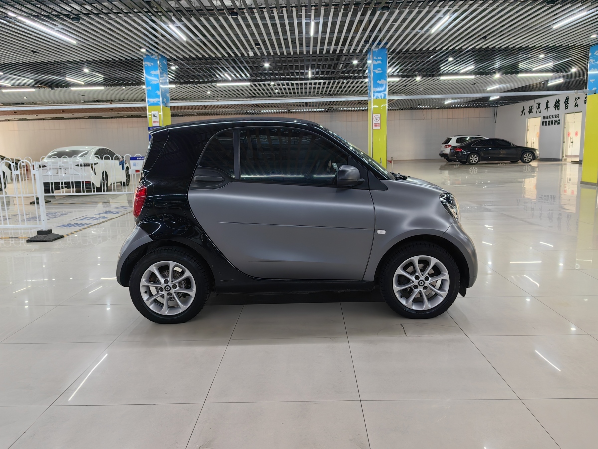 smart fortwo  2015款 1.0L 52千瓦硬顶激情版图片