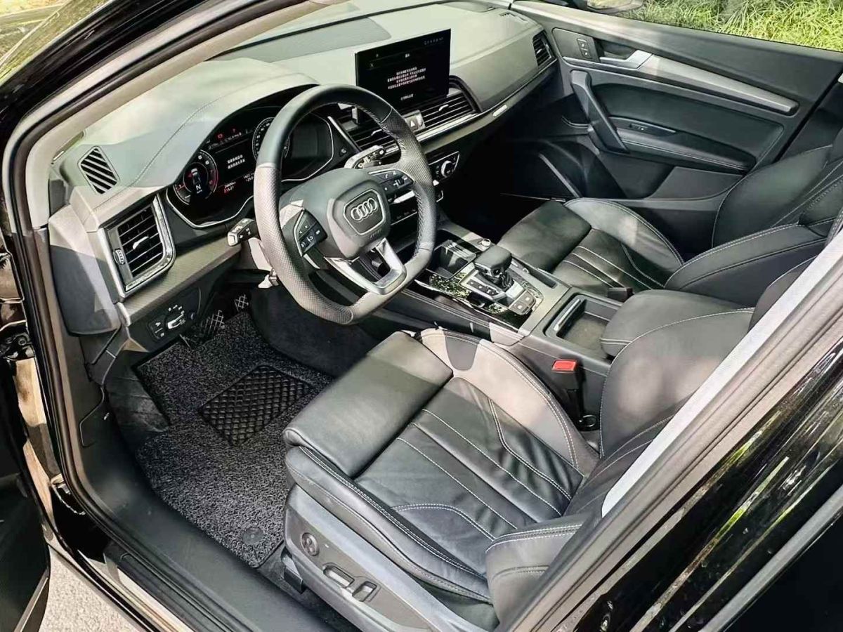 奧迪 奧迪Q5 e-tron  2022款 40 e-tron 星耀型 機甲套裝圖片