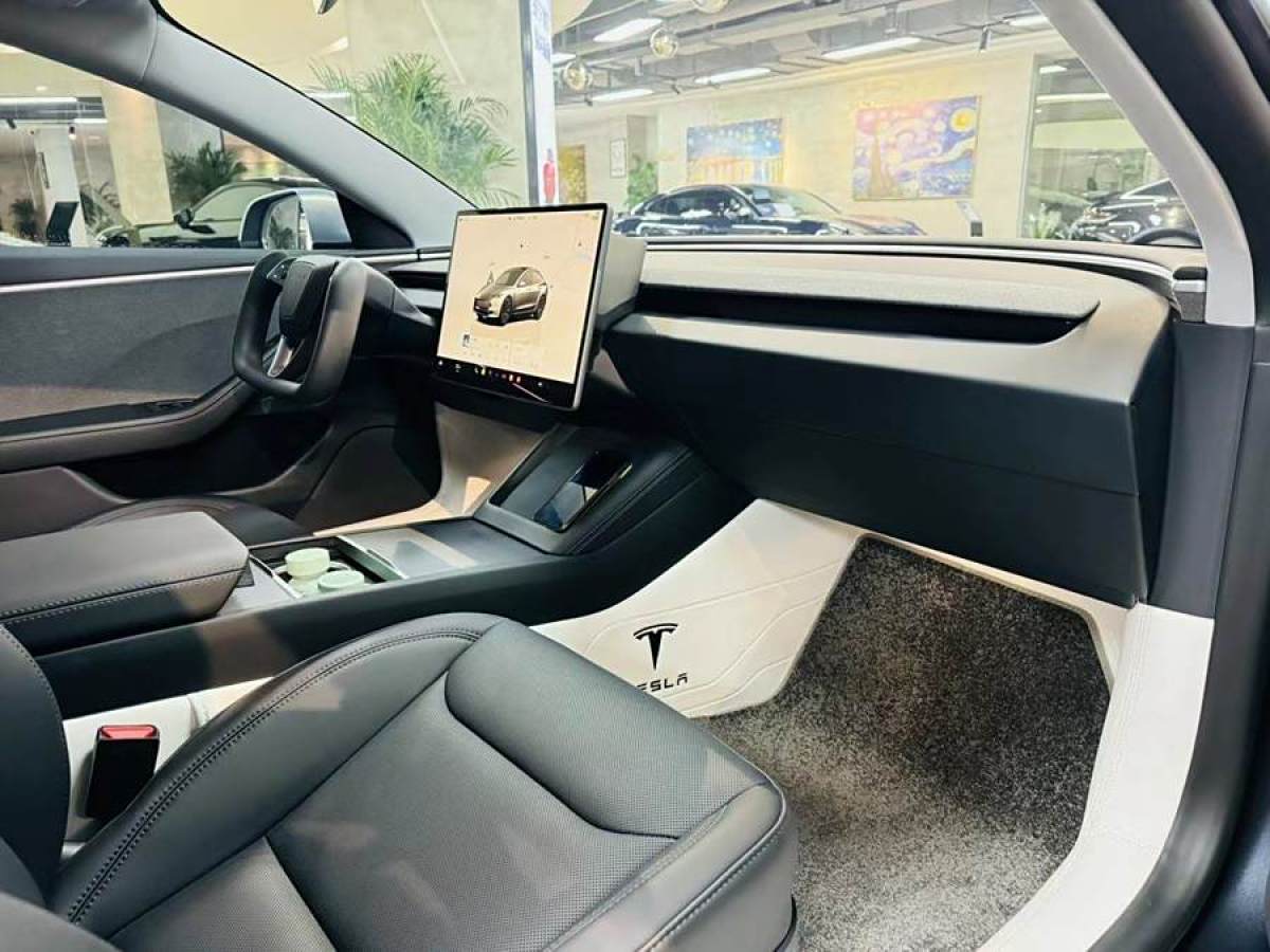 特斯拉 Model Y  2023款 后輪驅(qū)動(dòng)版圖片