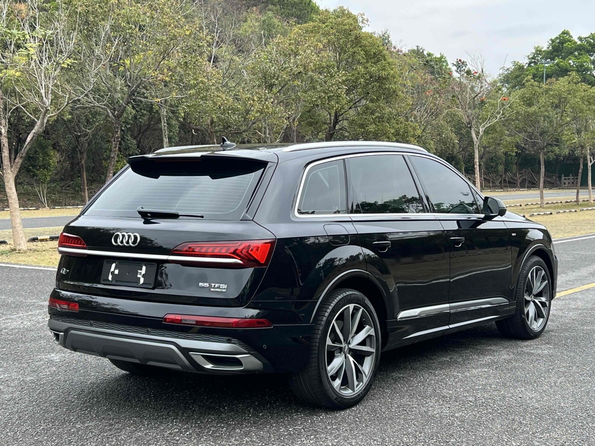 奧迪 奧迪Q7  2024款 55 TFSI quattro S line運(yùn)動型圖片