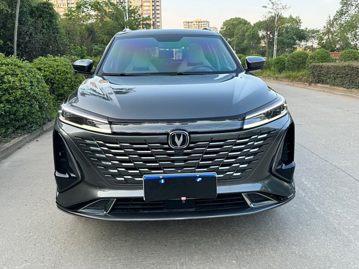 長(zhǎng)安 CS75 PLUS  2023款 第三代 1.5T 自動(dòng)尊貴型圖片