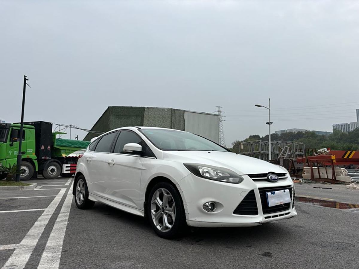 福特 ?？怂? 2012款 兩廂 2.0L 手動豪華運動型圖片