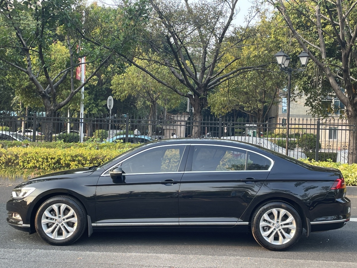 大众 迈腾  2018款 改款 330TSI DSG 豪华型图片