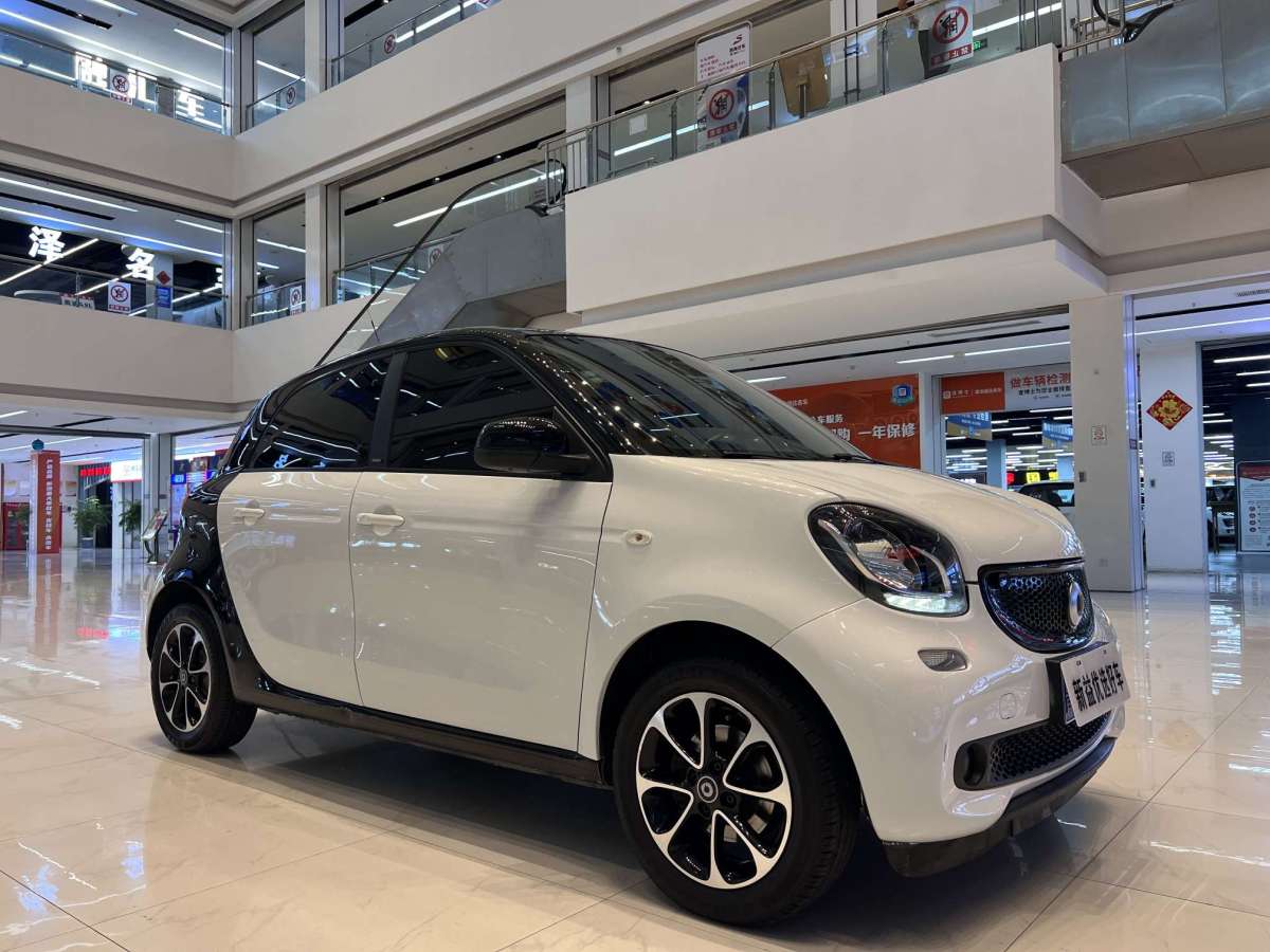 smart forfour  2016款 1.0L 52千瓦灵动版图片