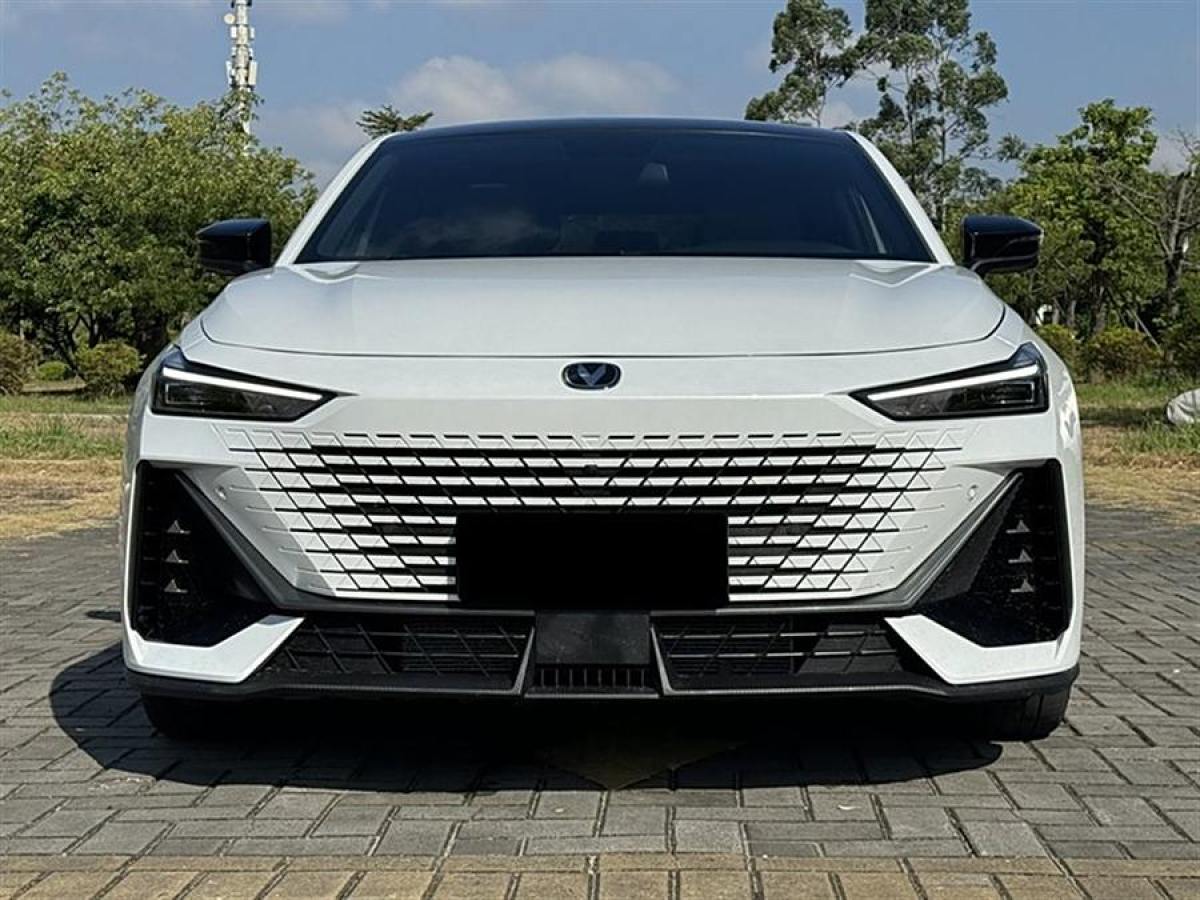 長安 長安UNI-V  2023款 1.5T 尊貴型圖片