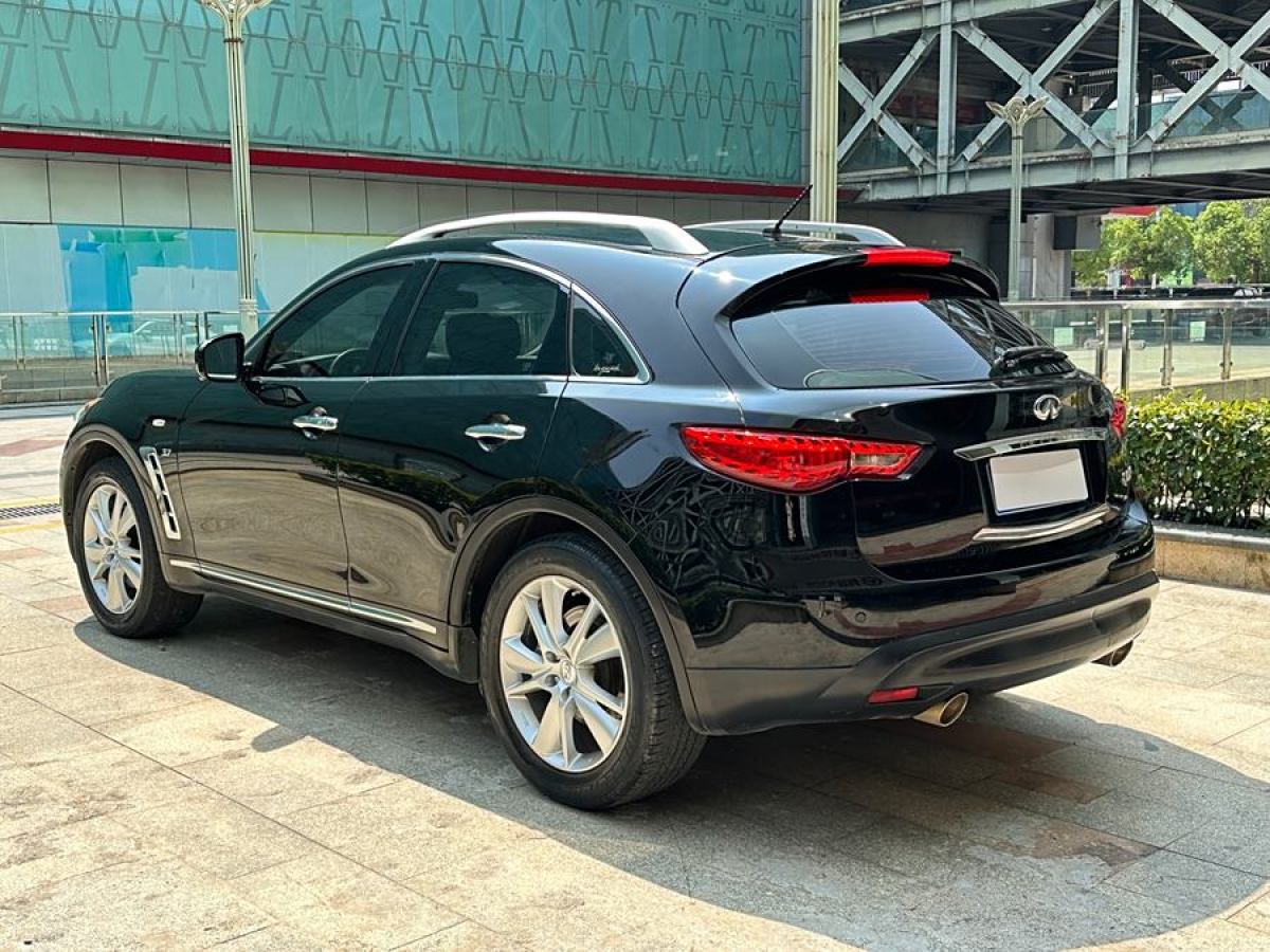 英菲尼迪 QX70  2015款 3.7L 絕影版圖片