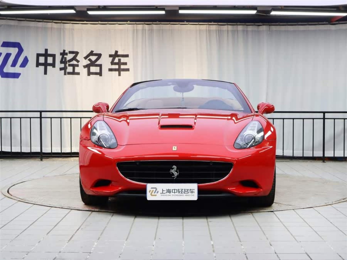 法拉利 California T  2009款 4.3L 標(biāo)準(zhǔn)型圖片