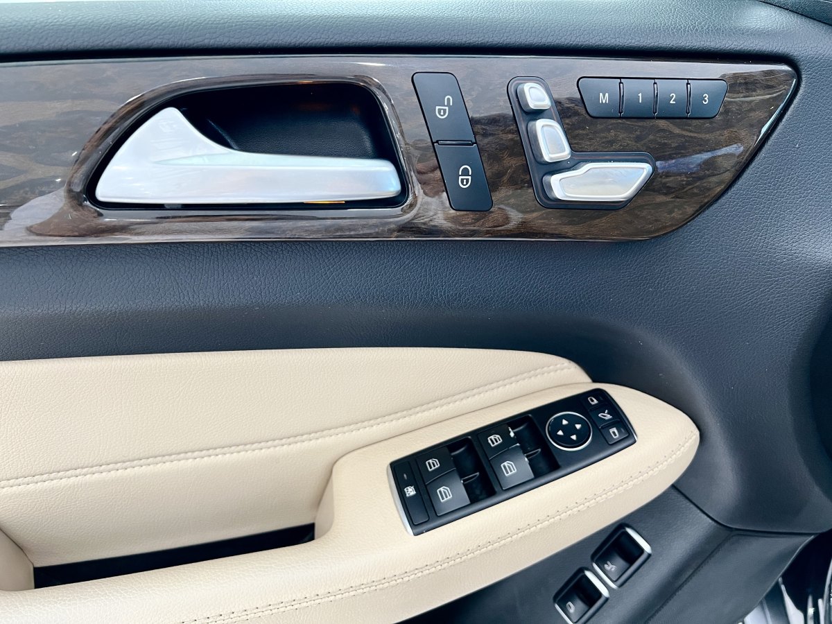 奔馳 奔馳GLS  2021款 改款 GLS 450 4MATIC 豪華型圖片