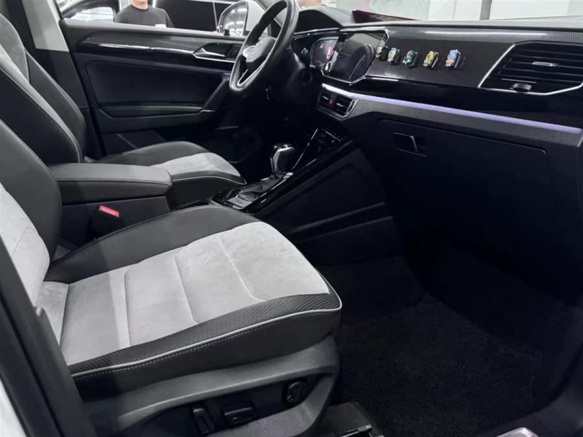 大眾 探岳X  2020款 330TSI 兩驅(qū)尊貴智聯(lián)版圖片