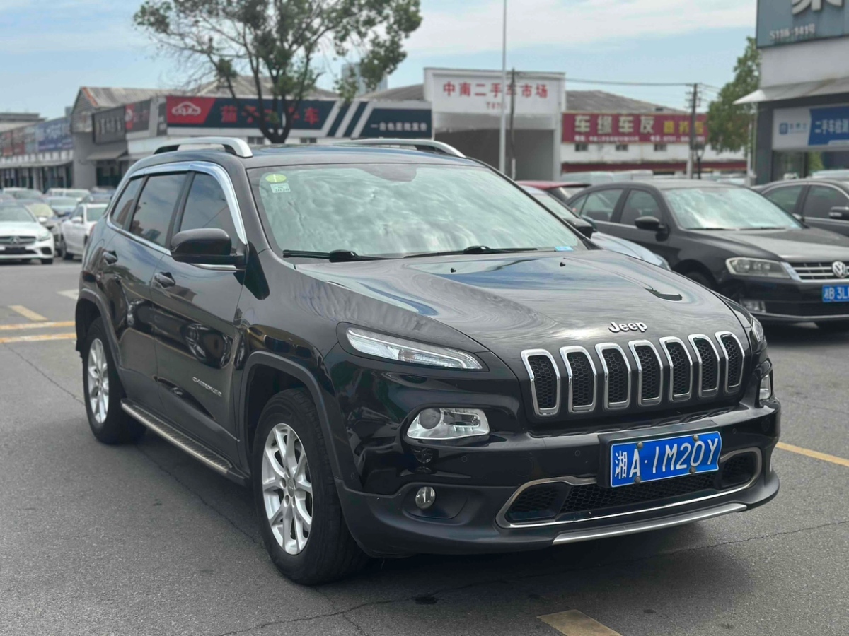 Jeep 自由光  2017款 2.4L 專業(yè)版圖片