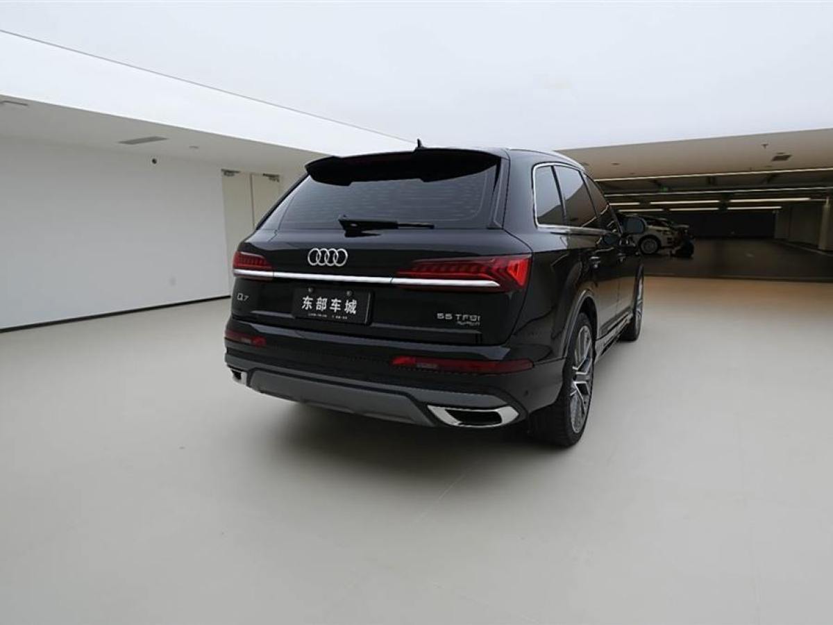 奧迪 奧迪Q7  2024款 55 TFSI quattro S line運(yùn)動(dòng)型圖片