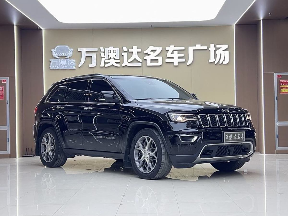 Jeep 大切諾基  2021款 3.0L 80周年紀(jì)念版圖片