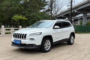 自由光 Jeep 2.0L 優(yōu)越版
