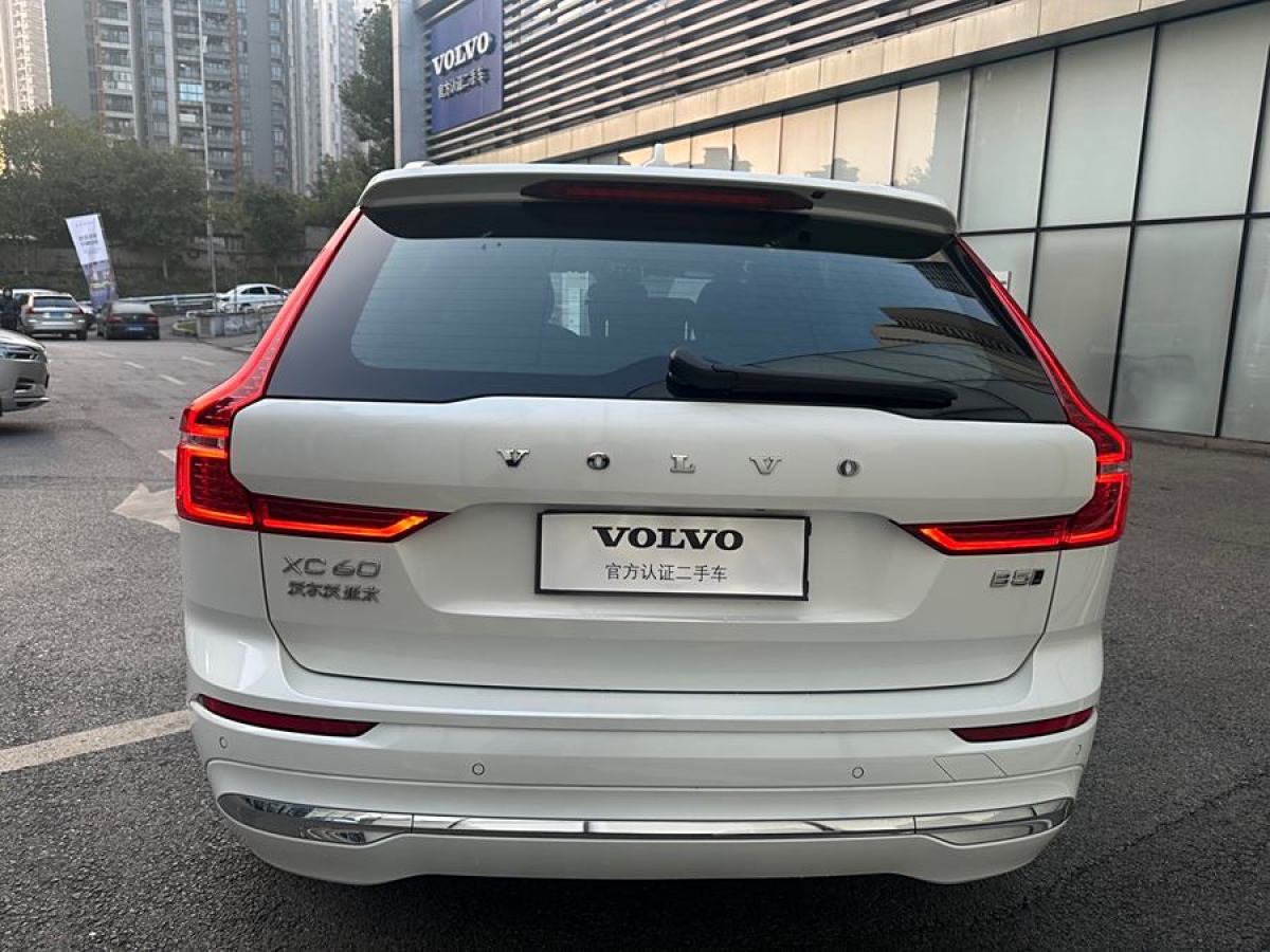 沃爾沃 XC60  2024款 B5 四驅(qū)智逸豪華版圖片