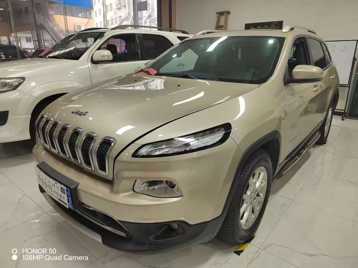 Jeep 自由光  2016款 2.4L 專業(yè)智能版圖片