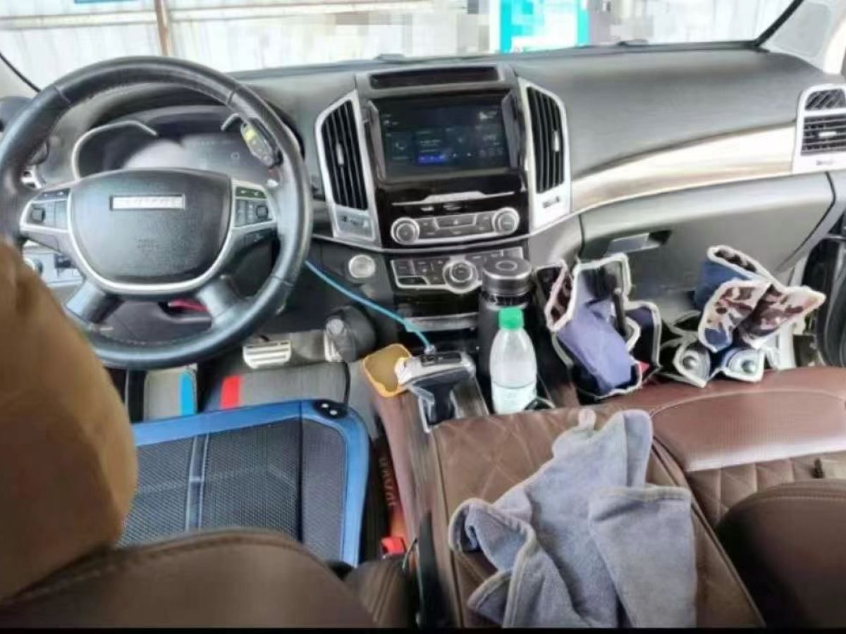 哈弗 H9  2020款 2.0T 汽油四驅(qū)豪華型 7座圖片