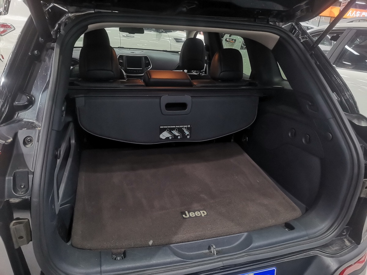 Jeep 自由光  2016款 2.4L 全能版图片