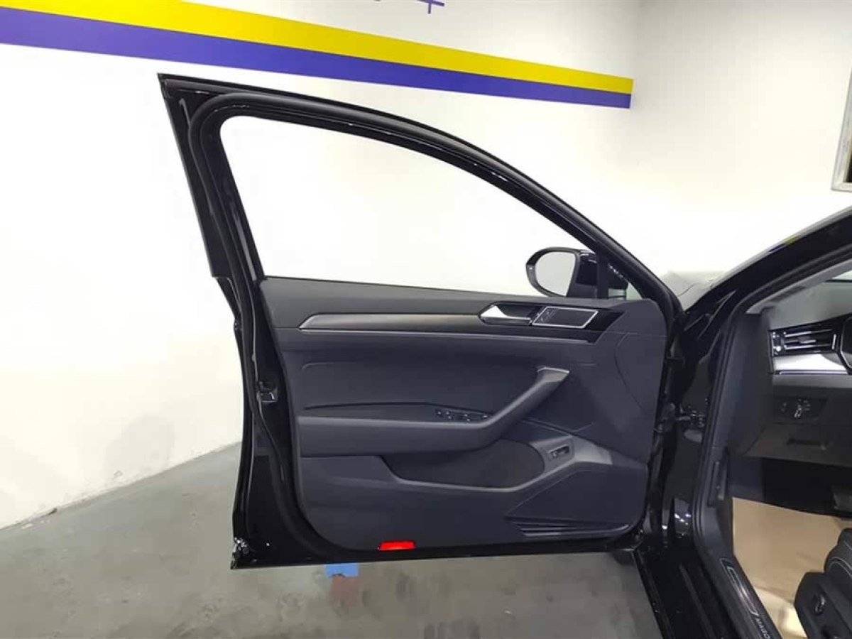 大眾 邁騰  2020款 330TSI DSG 領(lǐng)先型圖片