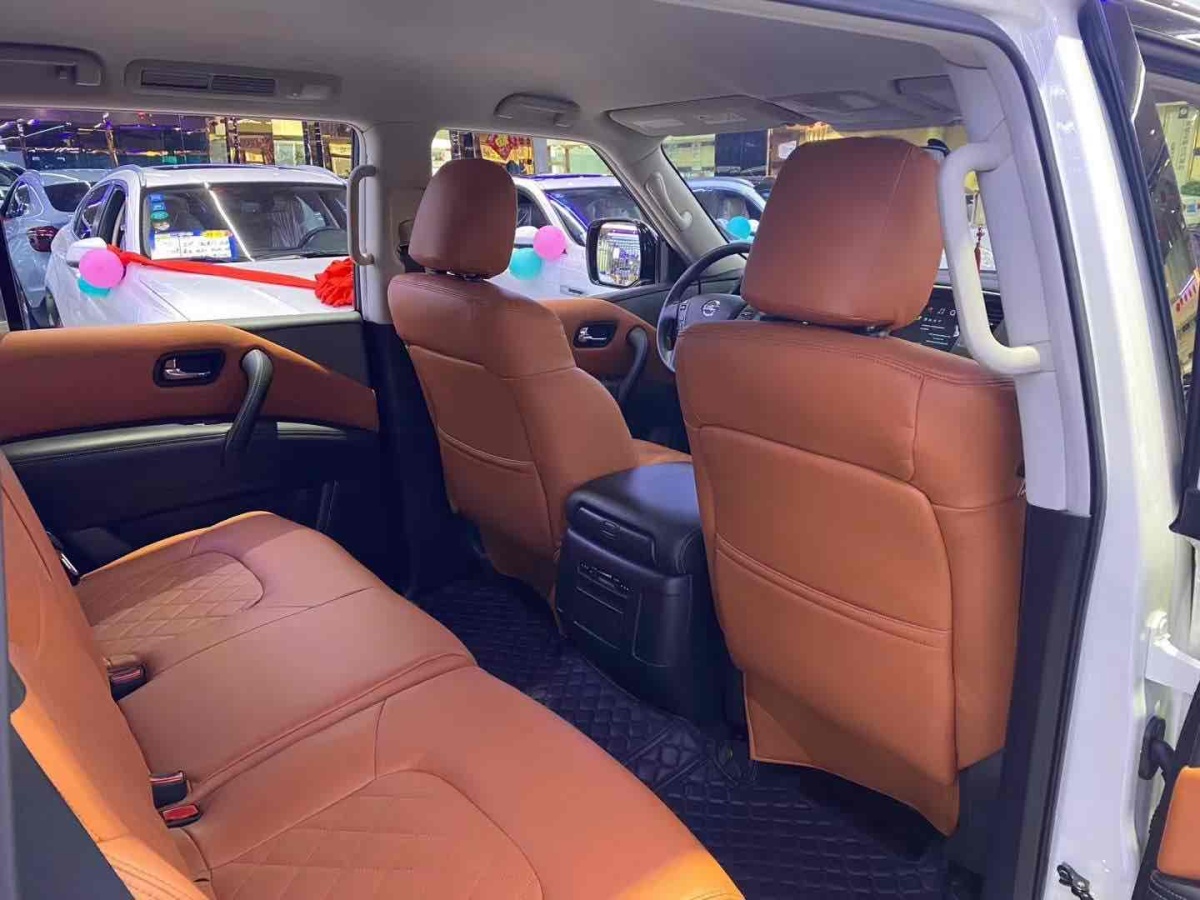 日產(chǎn) 途樂  2018款 4.0L 領英型圖片