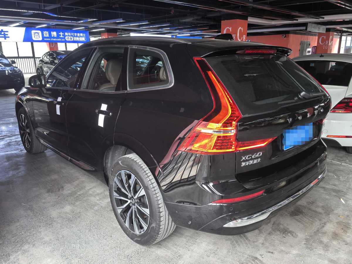 沃爾沃 XC60  2024款 B5 四驅(qū)智遠(yuǎn)豪華版圖片