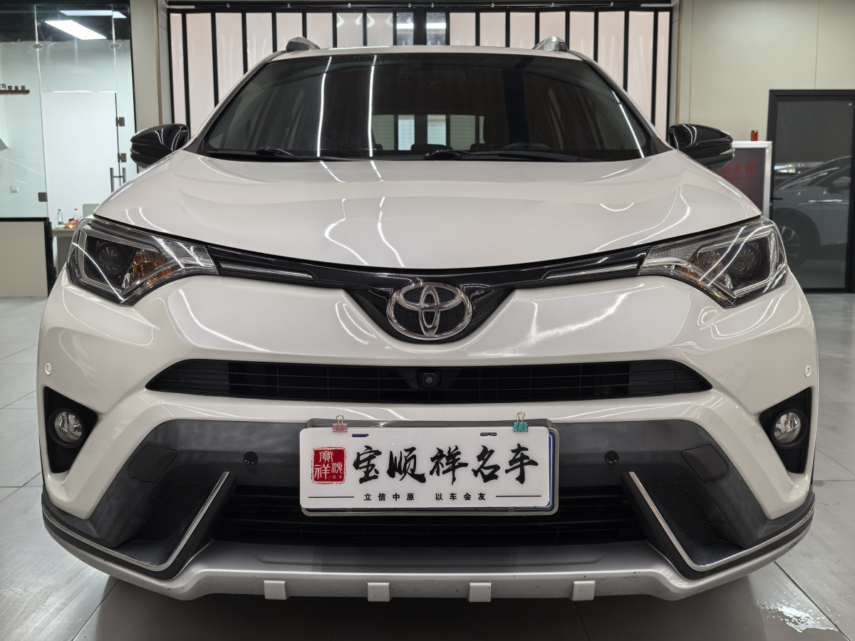 2018年9月豐田 RAV4  2018款 榮放 2.0L CVT兩驅(qū)風(fēng)尚X版