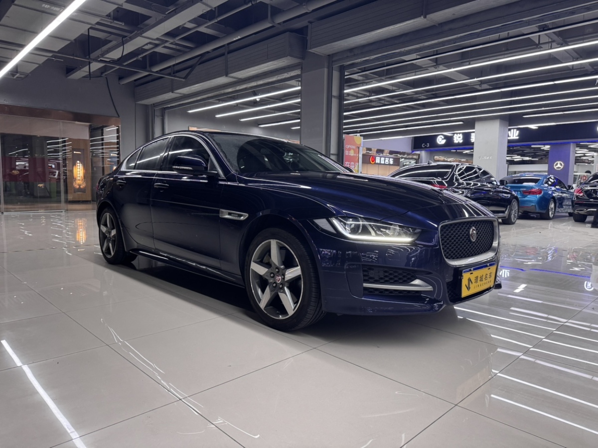 捷豹 XE  2018款 2.0T 300PS 四驅(qū)R-Sport運(yùn)動(dòng)版圖片