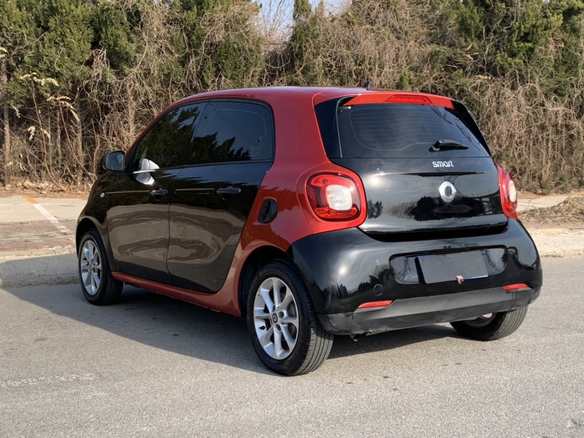 smart forfour  2016款 1.0L 52千瓦靈動版圖片