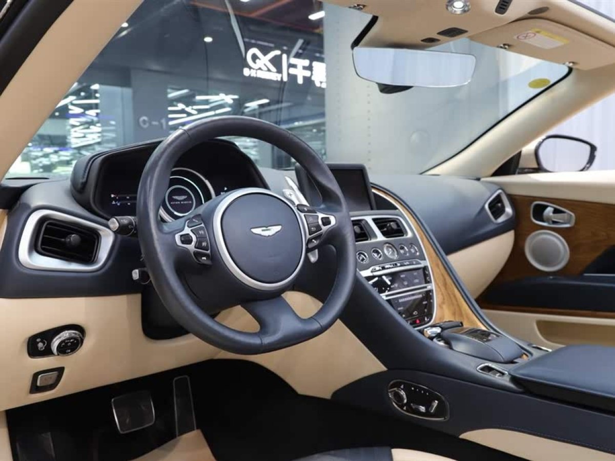 阿斯頓·馬丁 阿斯頓?馬丁DB11  2019款 4.0T V8 Volante圖片