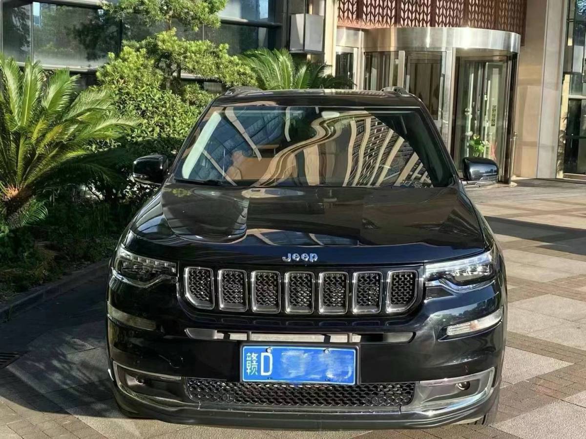 Jeep 大指揮官  2020款 2.0T 兩驅(qū)精英版圖片