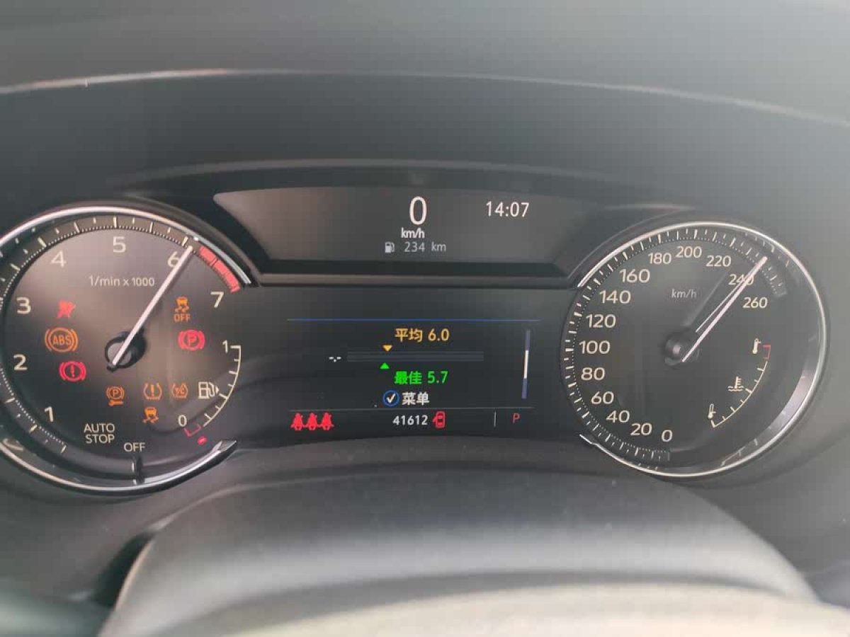 凱迪拉克 CT5  2020款 改款 28T 領(lǐng)先運(yùn)動(dòng)型圖片