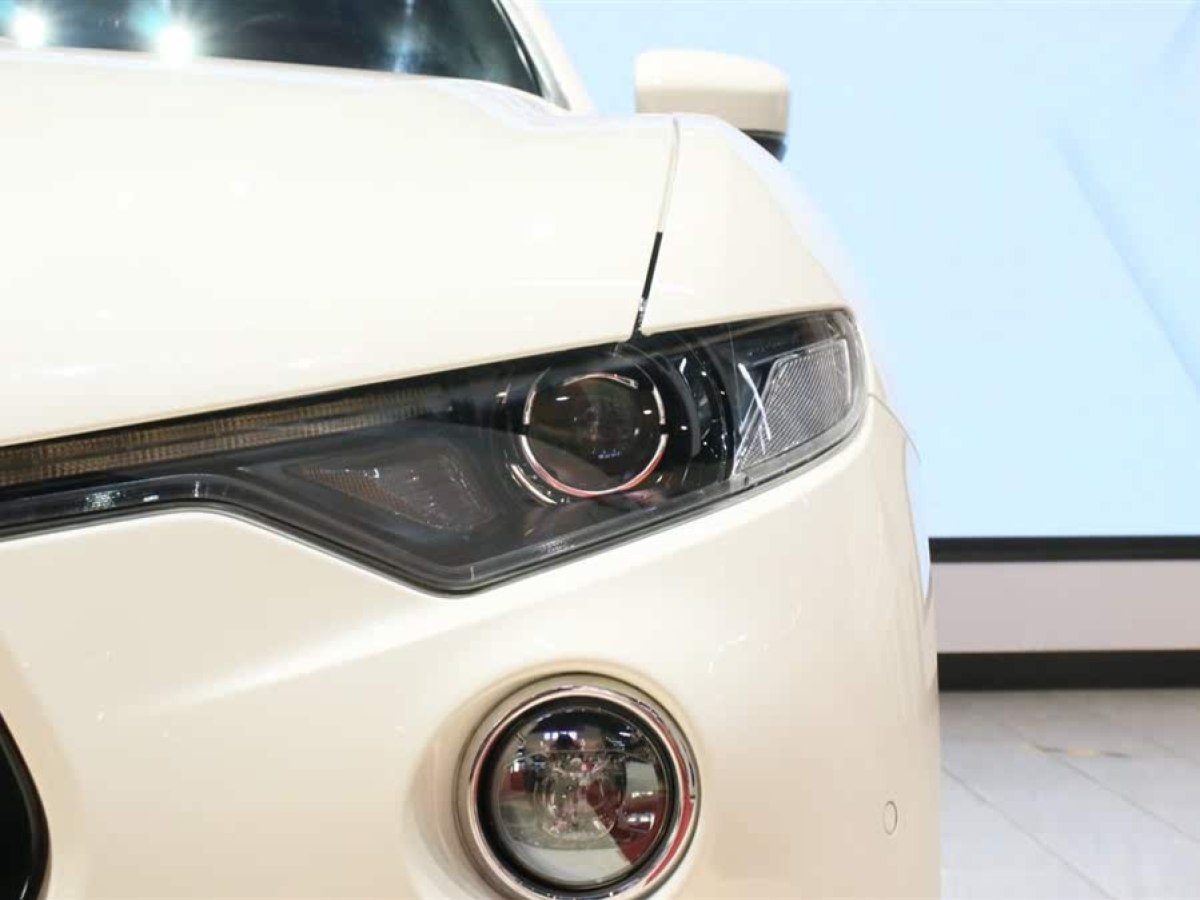 瑪莎拉蒂 Levante  2021款 3.0T 標(biāo)準(zhǔn)版圖片