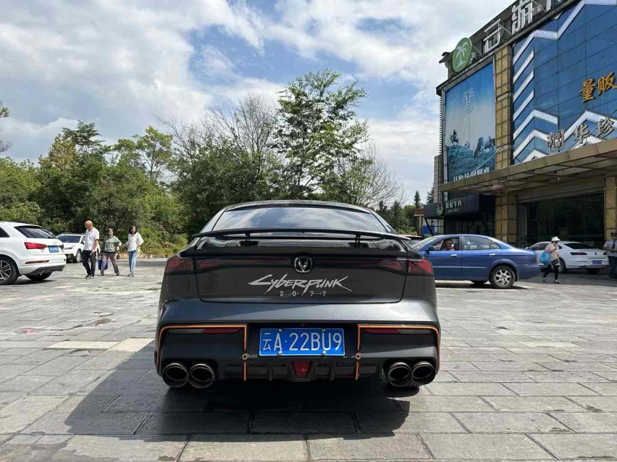 長(zhǎng)安 長(zhǎng)安UNI-V  2022款 1.5T 運(yùn)動(dòng)版圖片