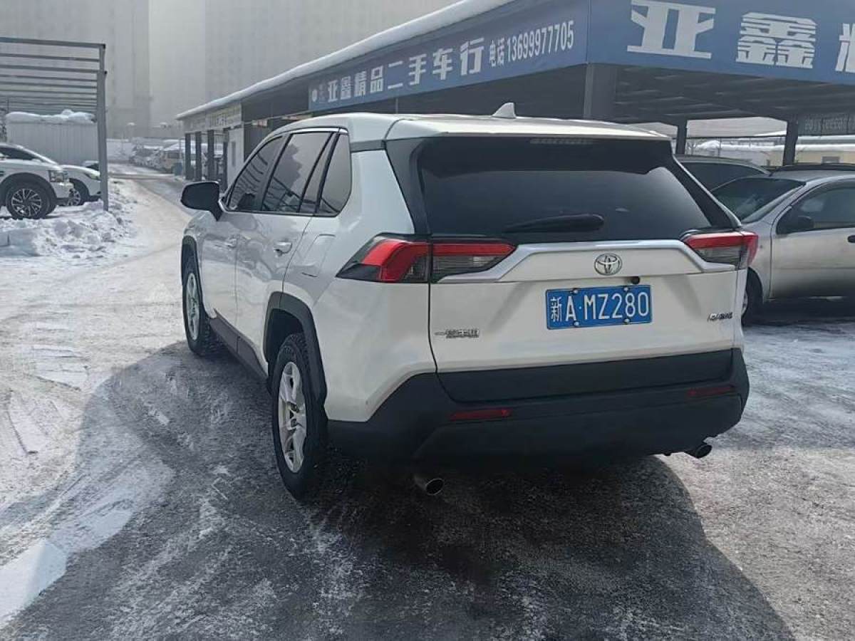 豐田 RAV4榮放  2022款 2.0L CVT兩驅(qū)都市版圖片