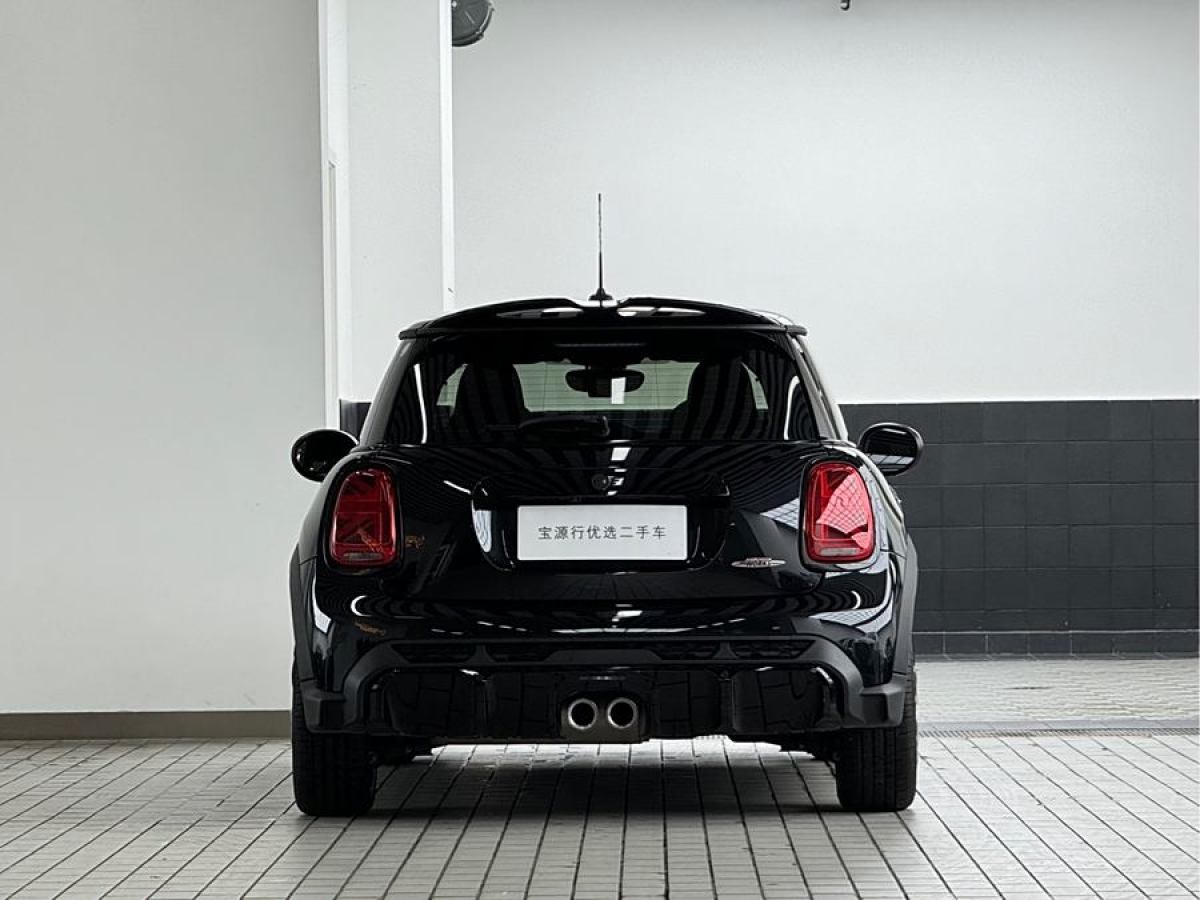 MINI JCW  2023款 2.0T JOHN COOPER WORKS Pat Moss纪念版图片