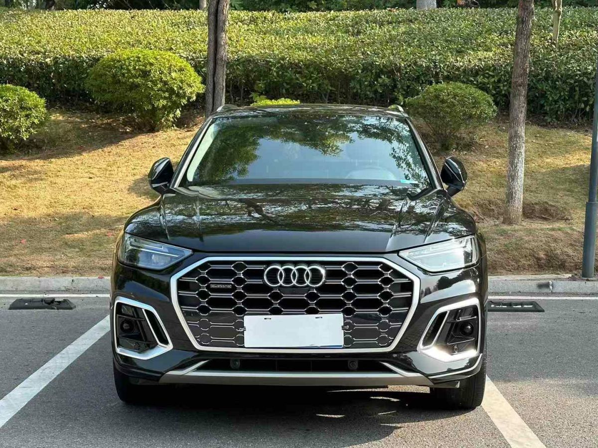 奧迪 奧迪Q5 e-tron  2022款 40 e-tron 星耀型 機甲套裝圖片